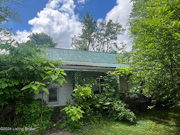 2nd image of 208 Stevens Ln