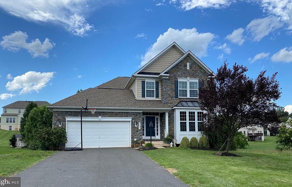 5 Bedrooms - 3.5 Baths