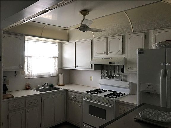 4th image of 5660 80th St N Unit B305