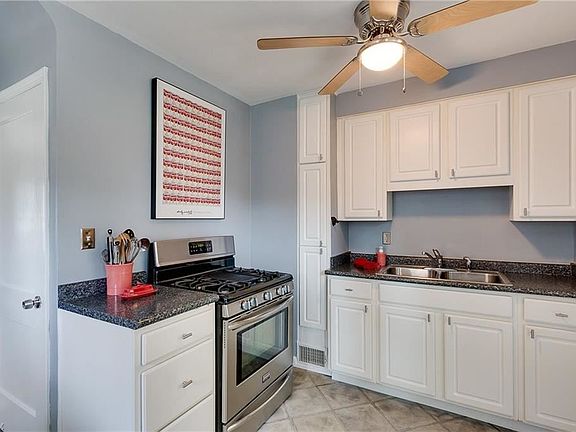 4th image of 1389 Parkview Dr