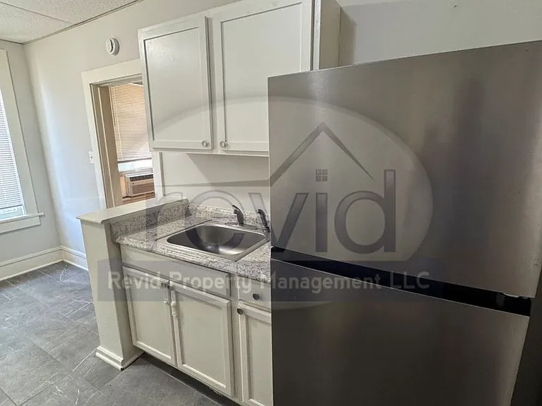 195 Hawthrone — Photo 12