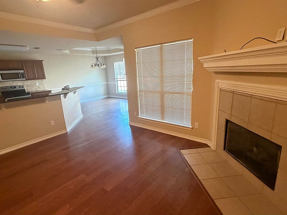 1st image of 421 W Cumberland Rd APT 404