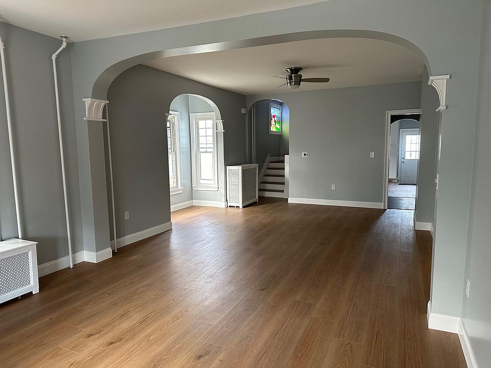 Living/dining room combination
