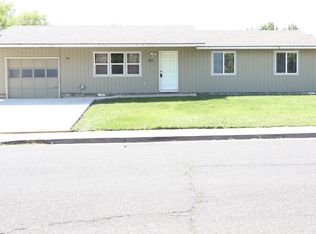 220 Pierce Ave, Umatilla, OR 97882