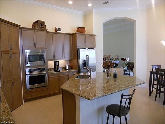 2nd image of 12440 Wisteria Dr