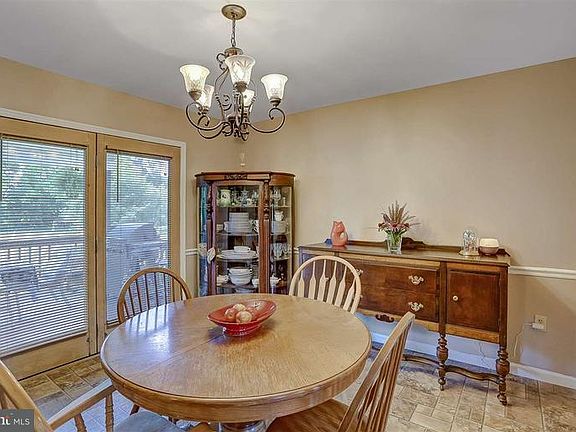 5th image of 23 Baker Ln
