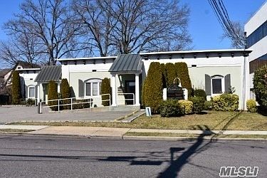 2nd image of 293 Castle Ave Suite 1D