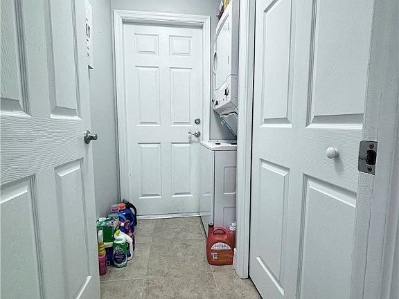 2nd image of 2948 SW 6th Ave #2948