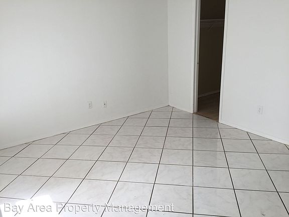4th image of 3324 Laurel Dale Dr