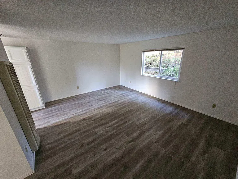 800 D St — Photo 6