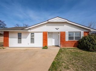 6419 NW Arrowhead Dr, Lawton, OK 73505