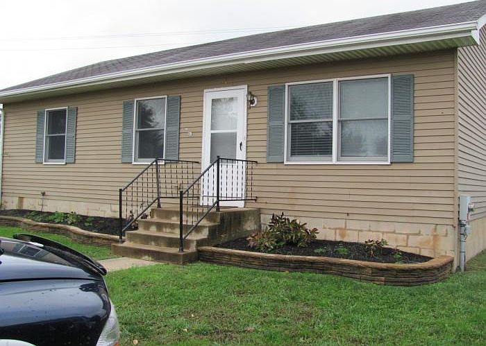 1st image of 7 Harkins Dr