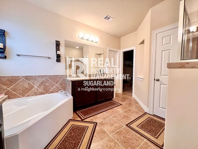 18607 Pelham Grove Ln — Photo 10