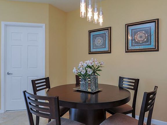 5th image of 1819 SE 17th St APT 608