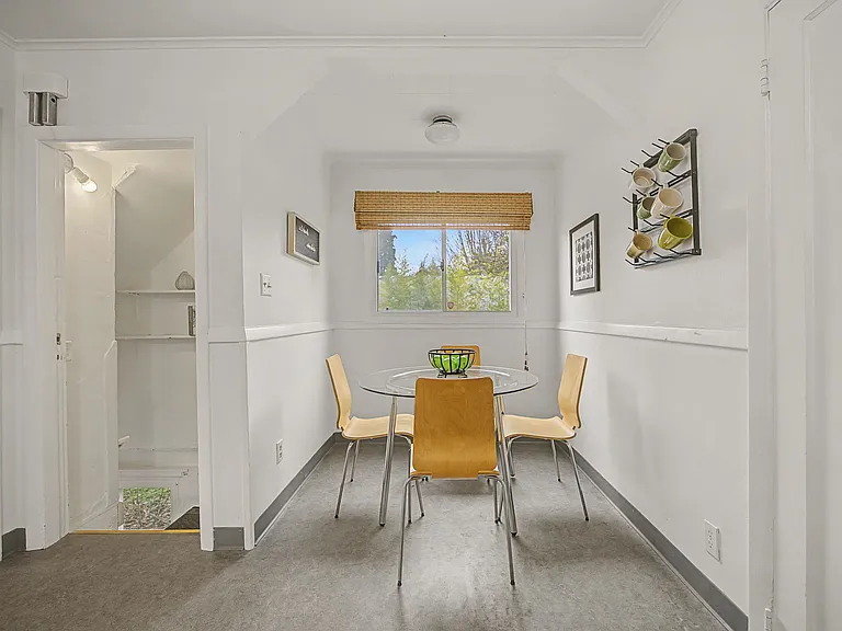 2220 SE Yamhill St — Photo 58