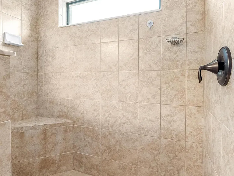 3084 Constellation Dr — Photo 25