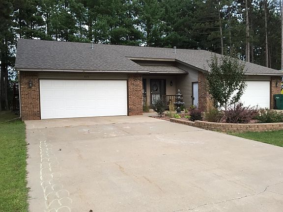 2nd image of 3320 Rosewood Dr