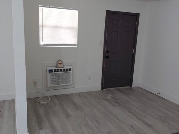 3rd image of 6003 Windham Ave #3