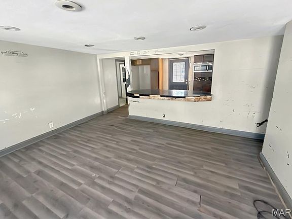 2nd image of 1749 Sinnott Cir