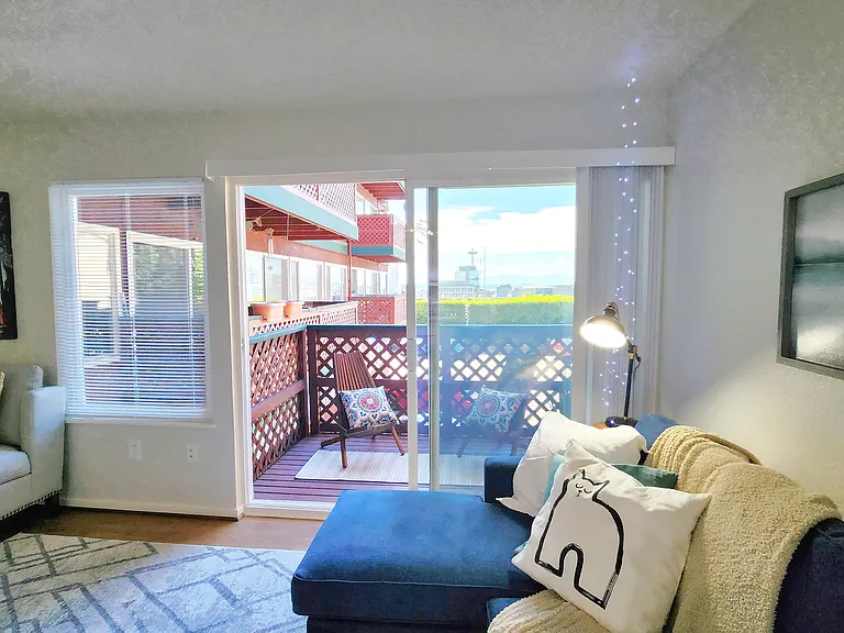 Hawaiian Apartments — Photo 14