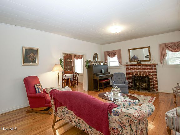 3rd image of 480 Blakely Road