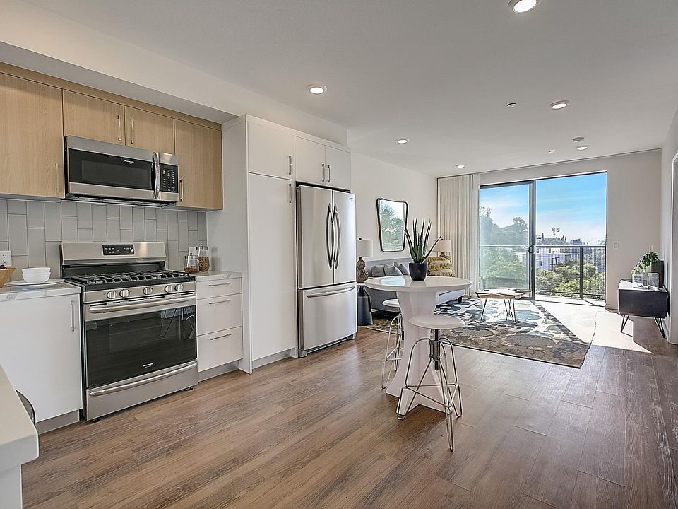 1st image of 1901 Echo Park Ave #302