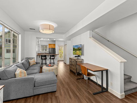 3rd image of 841 Heartland Way