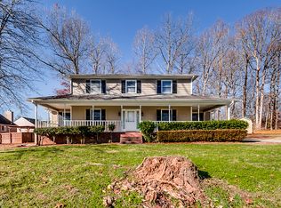 2915 Sussex Dr, Jamestown, NC 27282