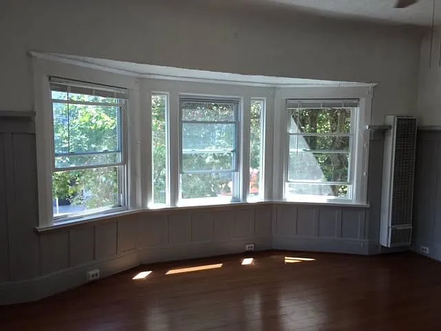 430 38th St #2 — Photo 2