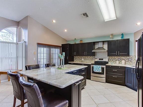 5th image of 8834 Parliament Ct