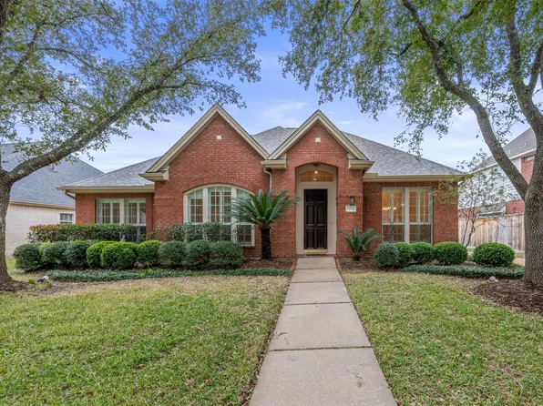 2714 Hidden Knoll Ct, Sugar Land, TX 77478