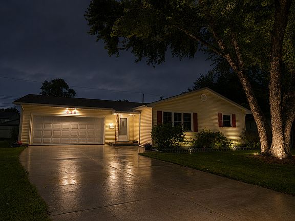 2nd image of 435 33rd Ave