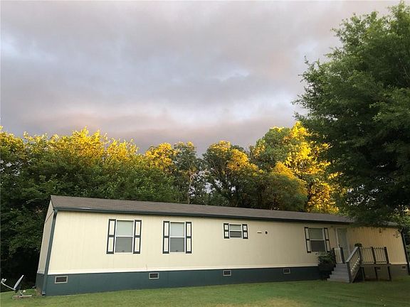 3rd image of 813 Cinderwood Ct