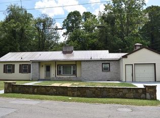 131 Ridgewood Dr, Waynesville, NC 28786