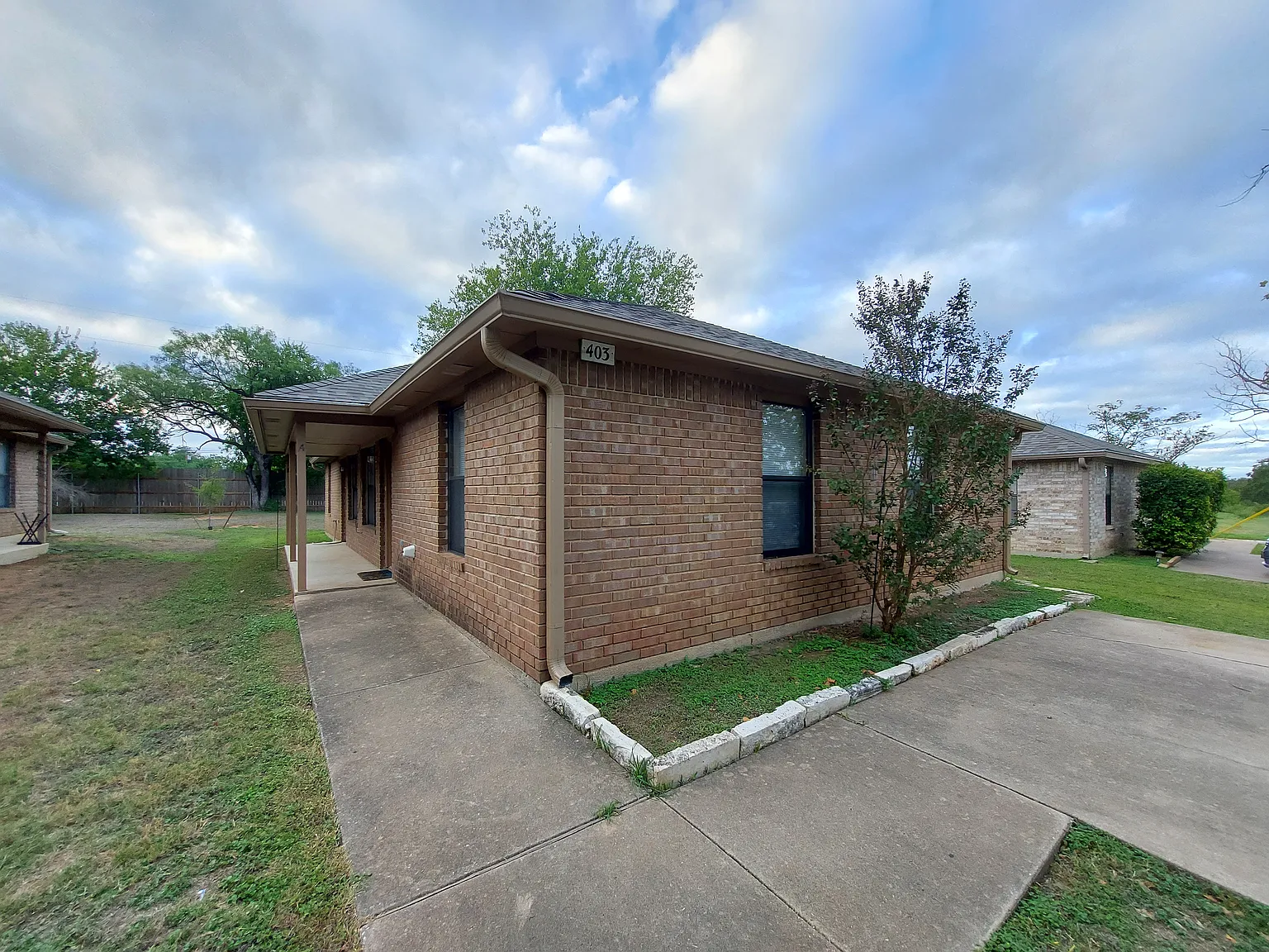 2 bed, 805 sqft, $1,100 — Photo 1
