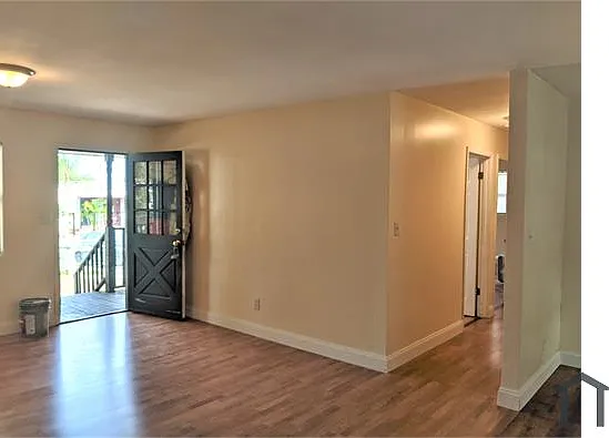 1714 W Saint Joseph St — Photo 4