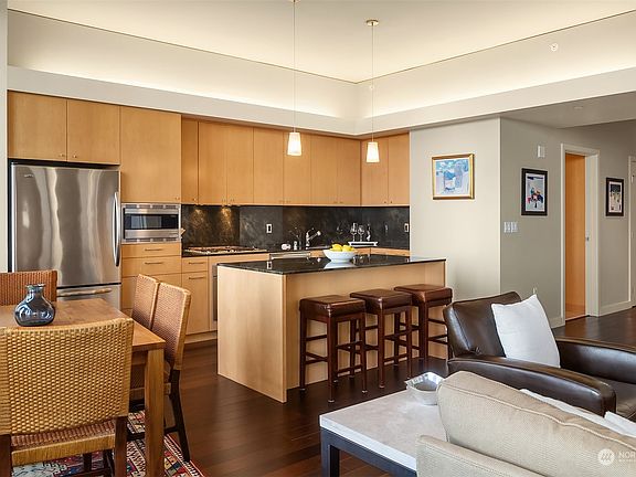 5th image of 909 5th Avenue #1700