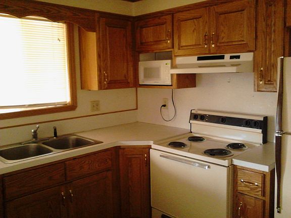 2nd image of 349 W 2nd S
