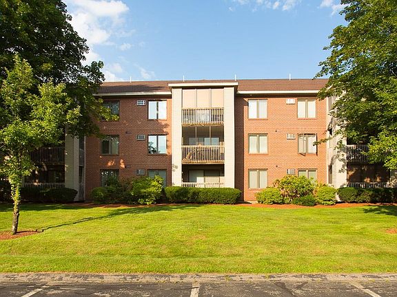 2nd image of 315 Candlewood Park #15