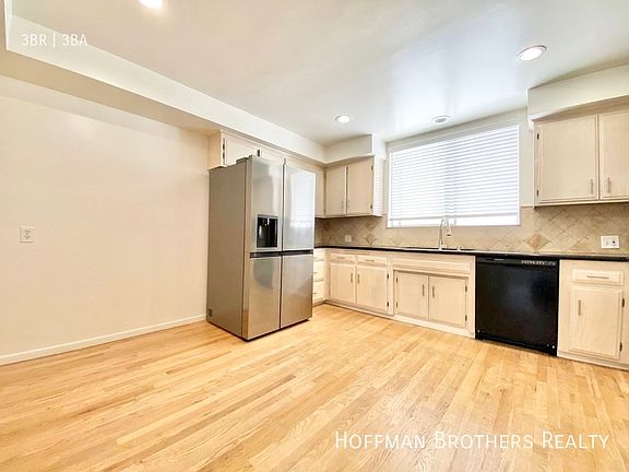 4th image of 931 S Wooster St #4A