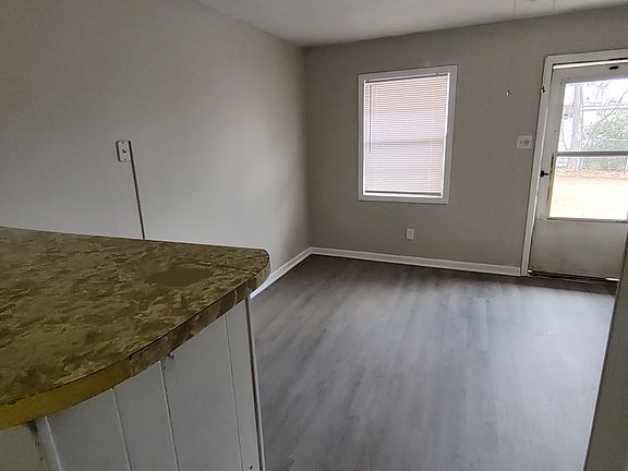5th image of 509 E Lelia St #9