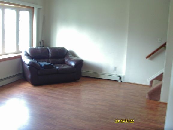 4th image of 1329 Union Ave