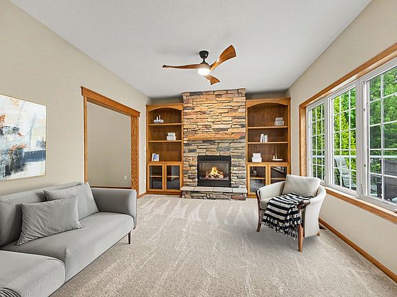 3rd image of 606 Doherty Ave SE