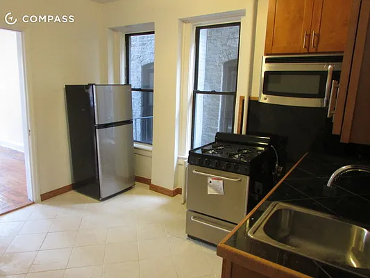 Rented by Compass | media 10