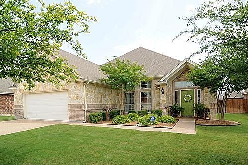 1st image of 121 Castle Pines Dr