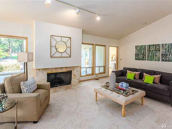 3rd image of 20930 NE 25th St