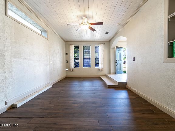 4th image of 1530 HIGHLAND Avenue