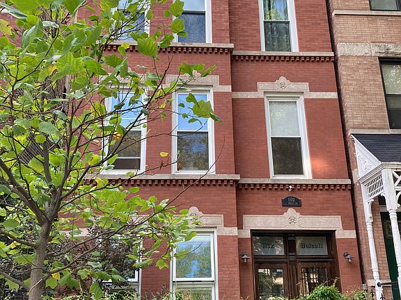 2nd image of 1102 N Wolcott Ave