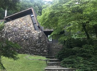 4 Banta Rd, Kinnelon, NJ 07405