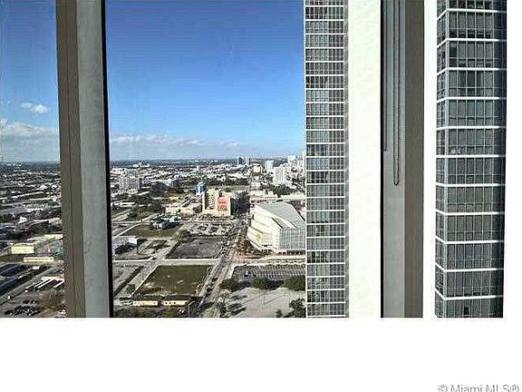 3rd image of 1040 Biscayne Blvd APT 3403